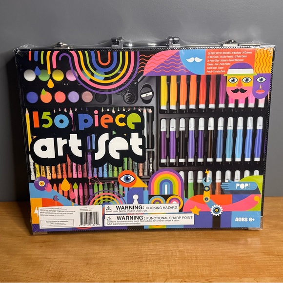 Other - Art Set with Case - 150 pieces! - NEW
